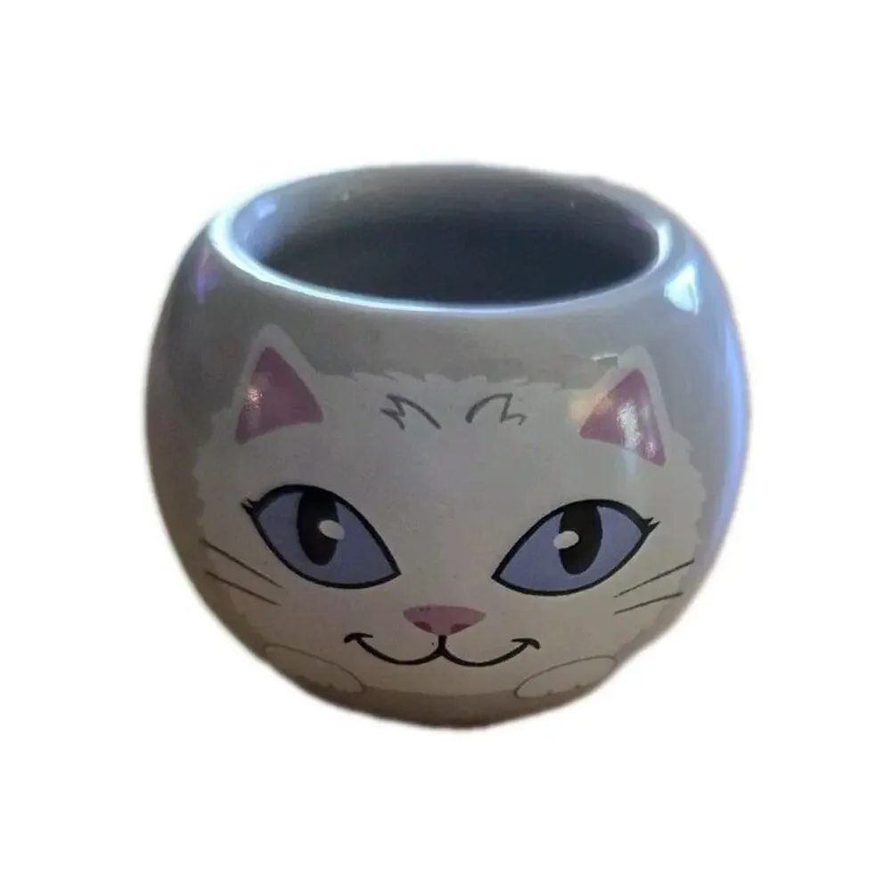 ceramic cat-designed planter - Picture 1 of 3